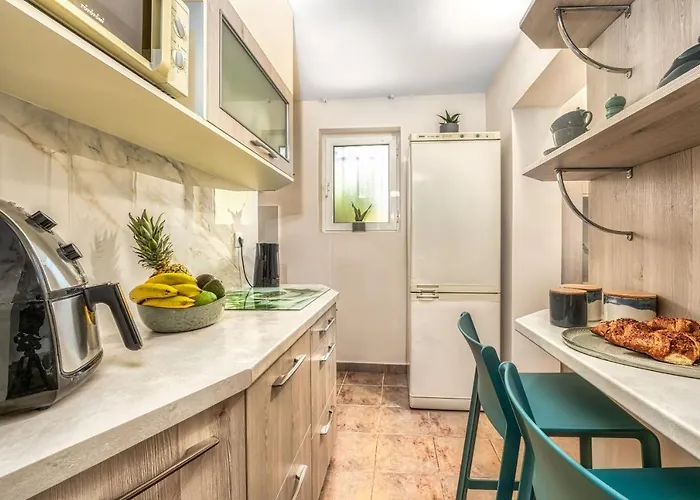 Suburban Elegant Studios, By Zantewize Apartament *