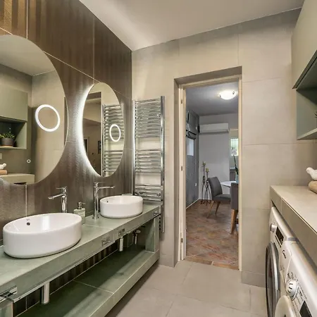 Suburban Elegant Studios, By Zantewize ザキントス