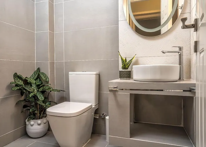 Suburban Elegant Studios, By Zantewize