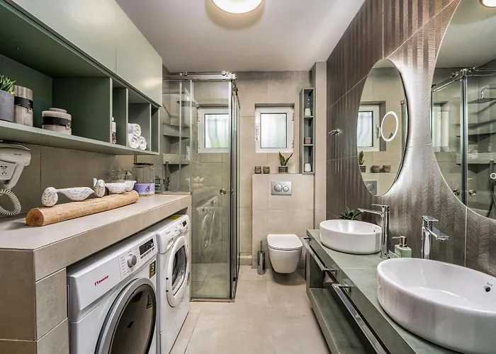 Suburban Elegant Studios, By Zantewize Apartmán *