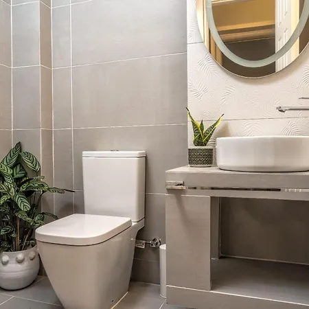 Suburban Elegant Studios, By Zantewize