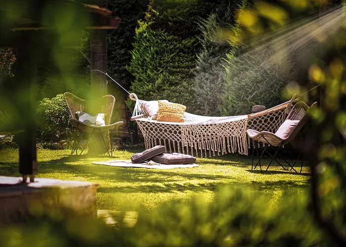 Suburban Elegant Studios, By Zantewize *