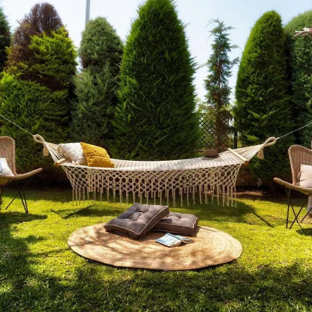 Suburban Elegant Studios, By Zantewize 아파트 자킨토스 타운